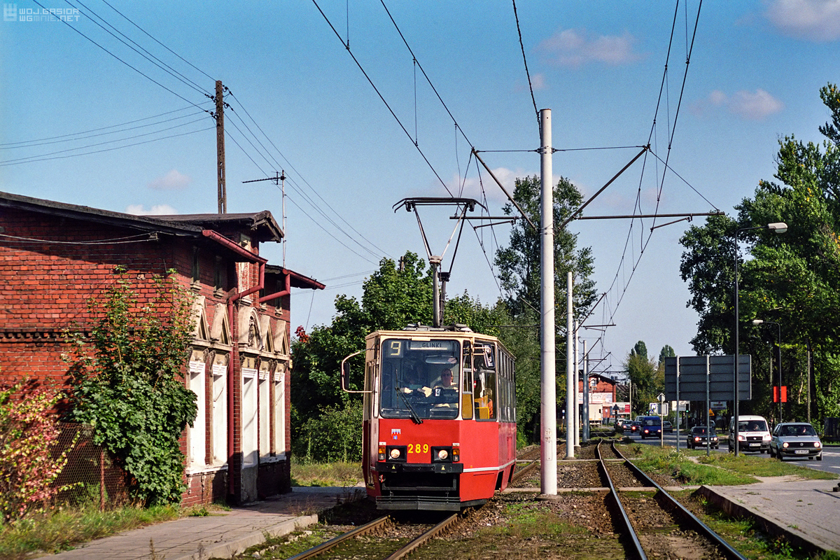 Czerwony tramwaj, czerwona cegła