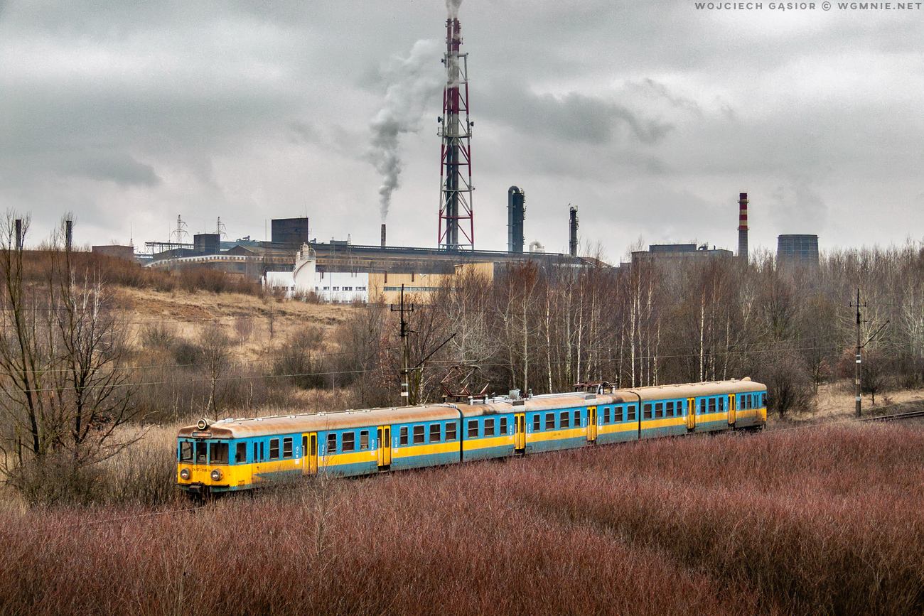 EN57-1146 pod hutą