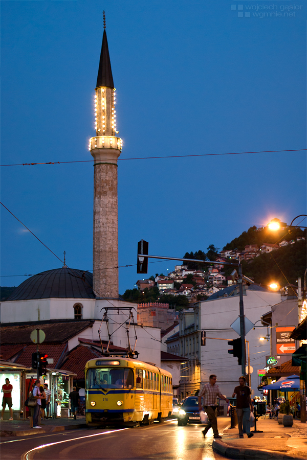 Muzułmańska tatra o zmierzchu