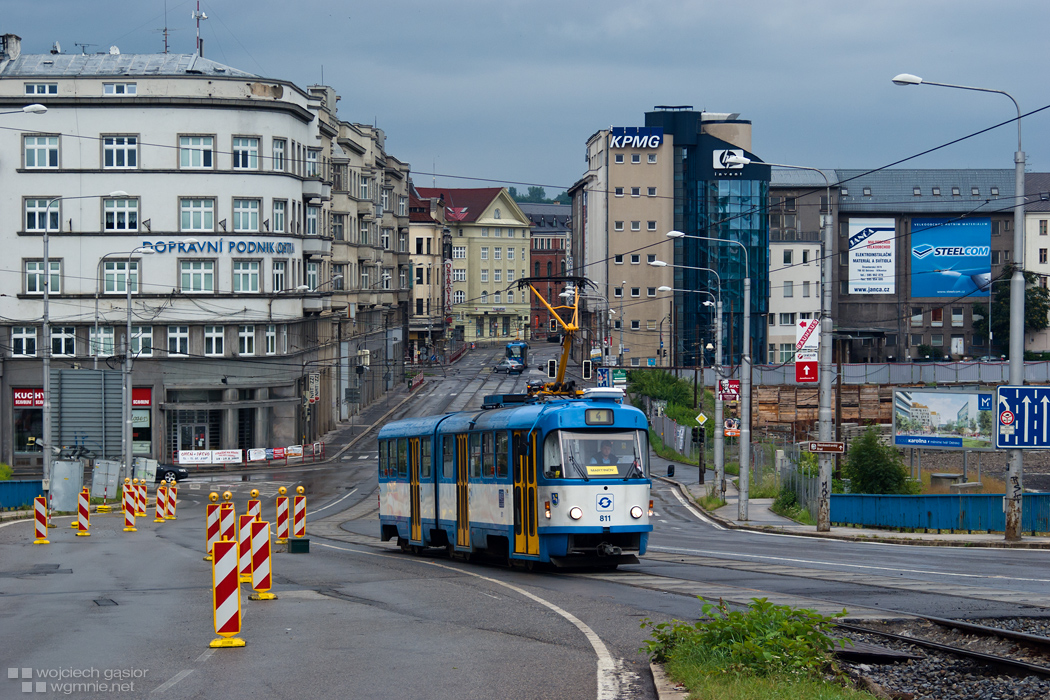 Siedemnaście pachołków i bałagan w kadrze