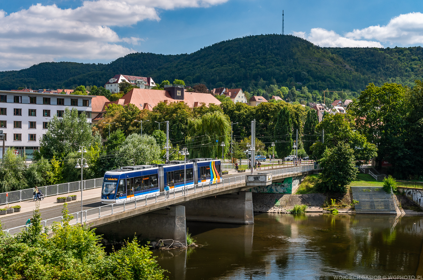 Z nudów lub też korzystając z okazji