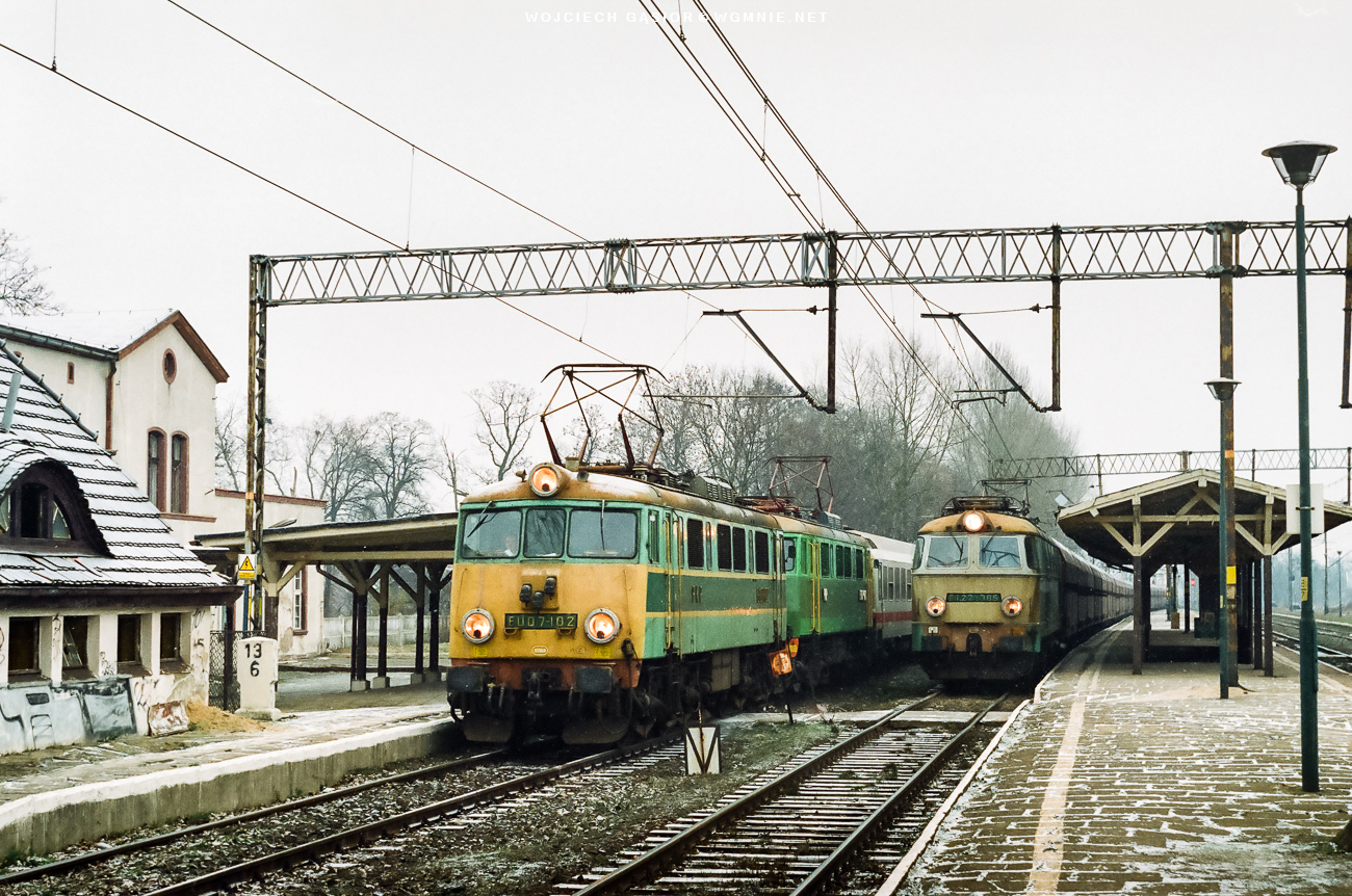 Podwójna (a)trakcja