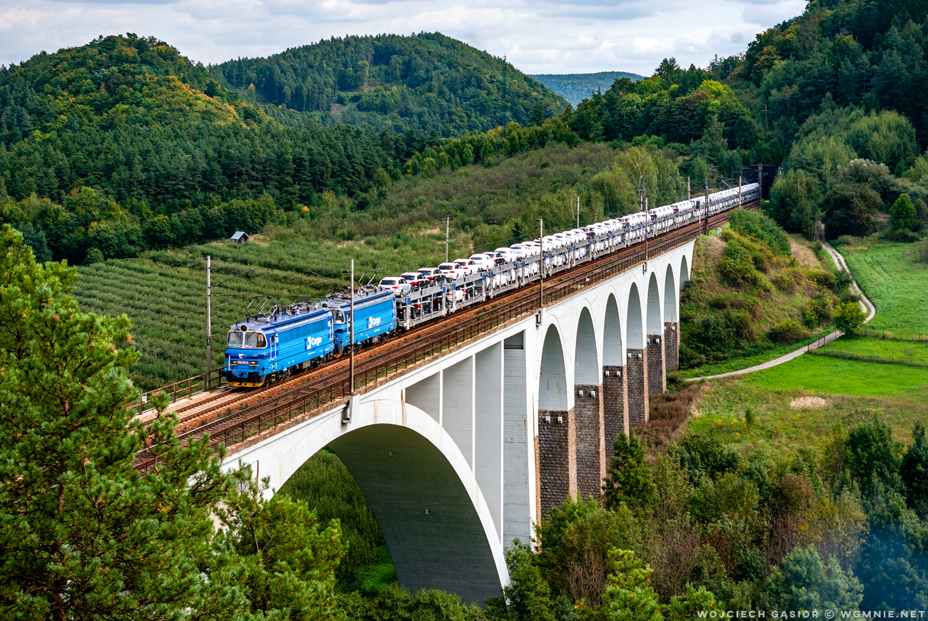 Dwie odpicowane laminaty