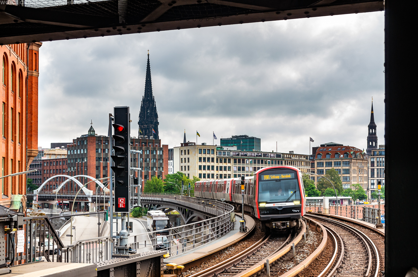 Hochbahn w krzywej ramce