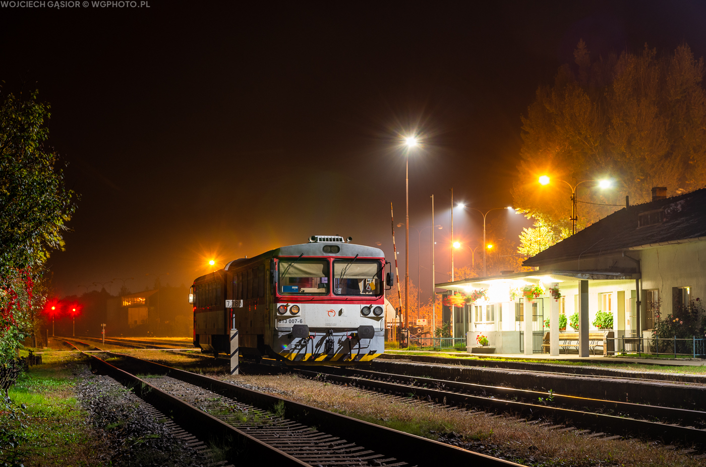 Jesienna wieczorna mgiełka