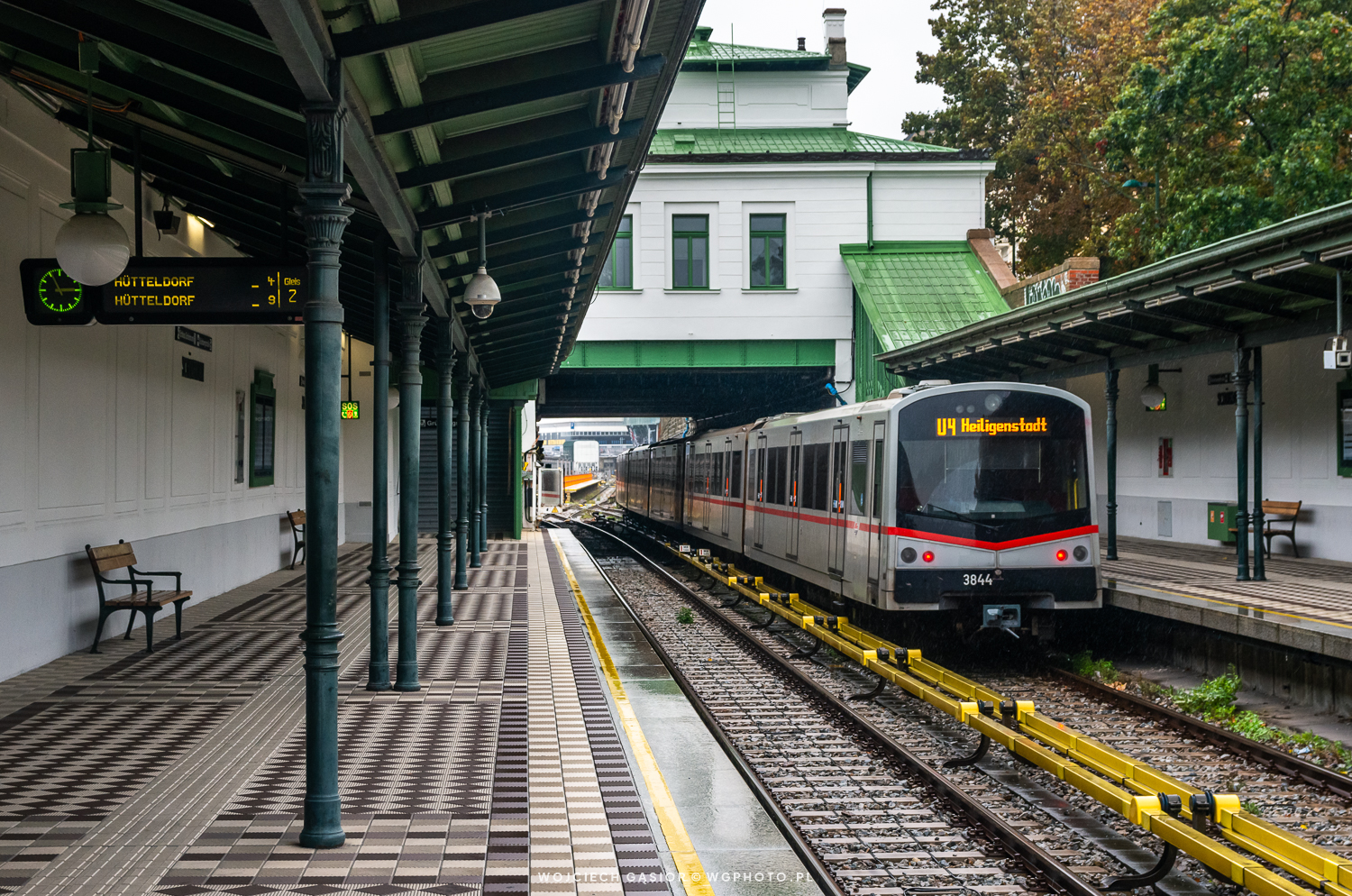 Schönbrunn w deszczu