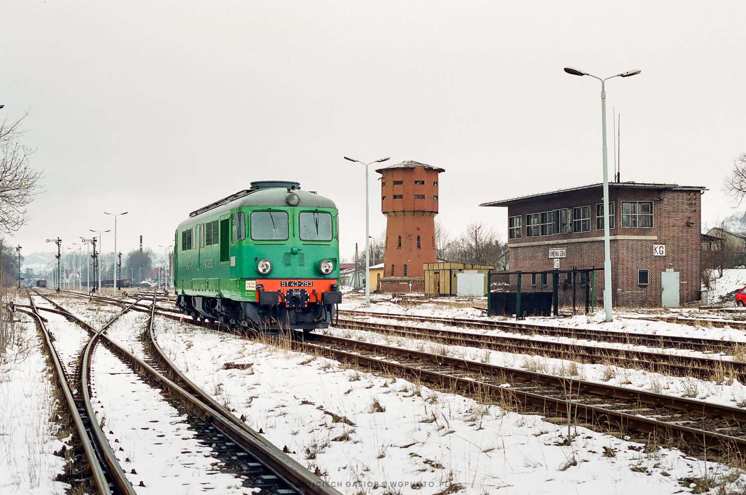 Zieleń jeszcze tylko na torach