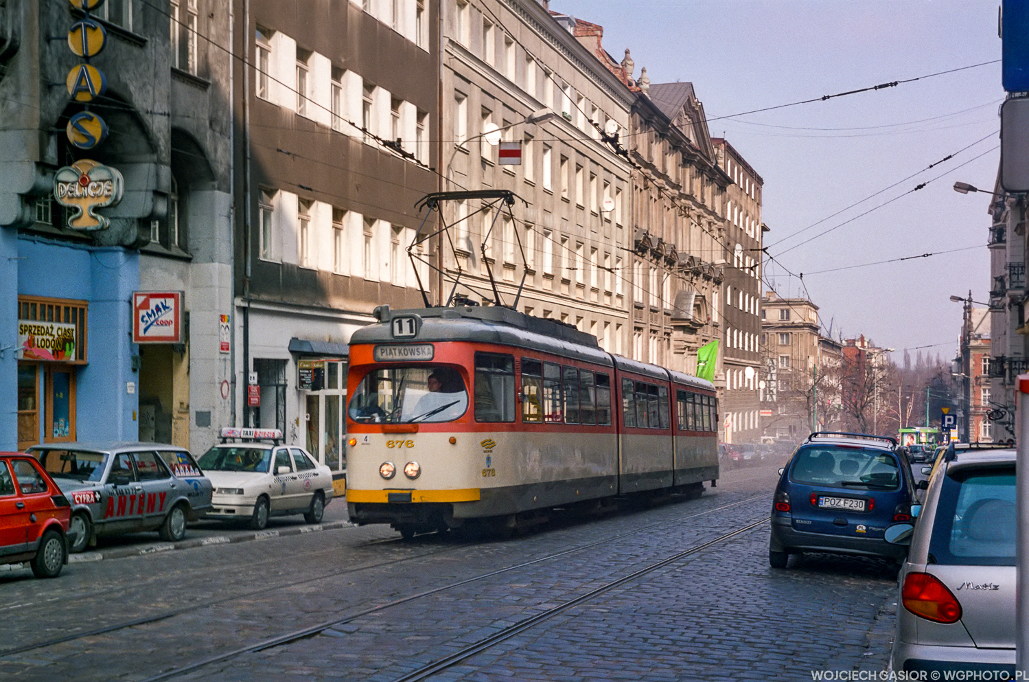 Pędzi aż się kurzy