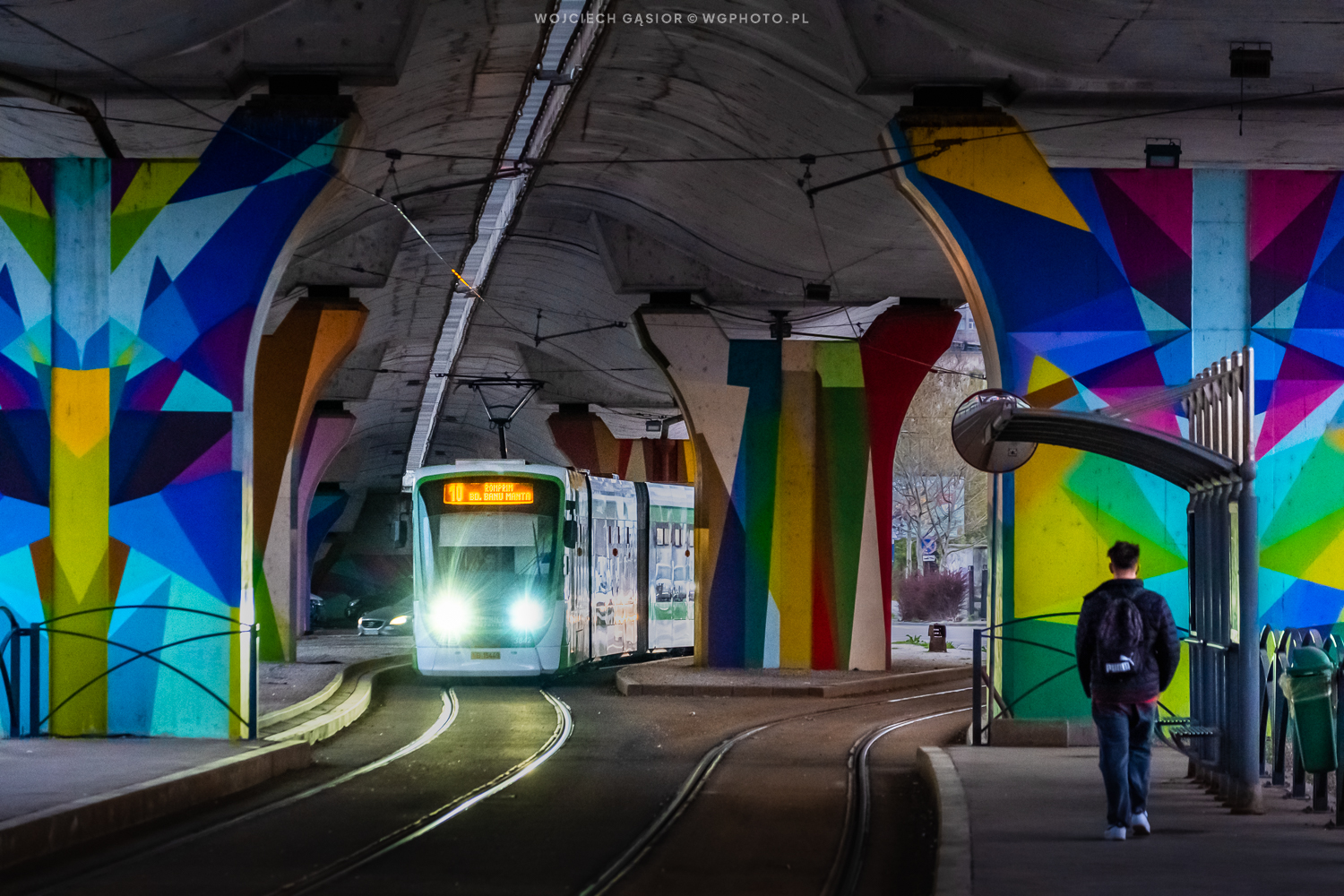 Za mało światła z natury, za dużo z reflektorów