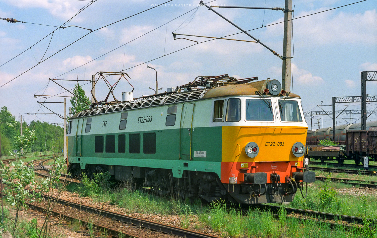 ET22-093