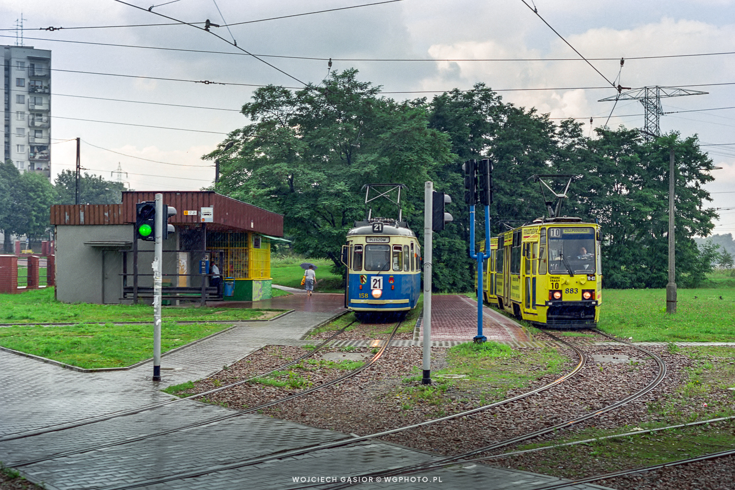 Os. Piastów w deszczu