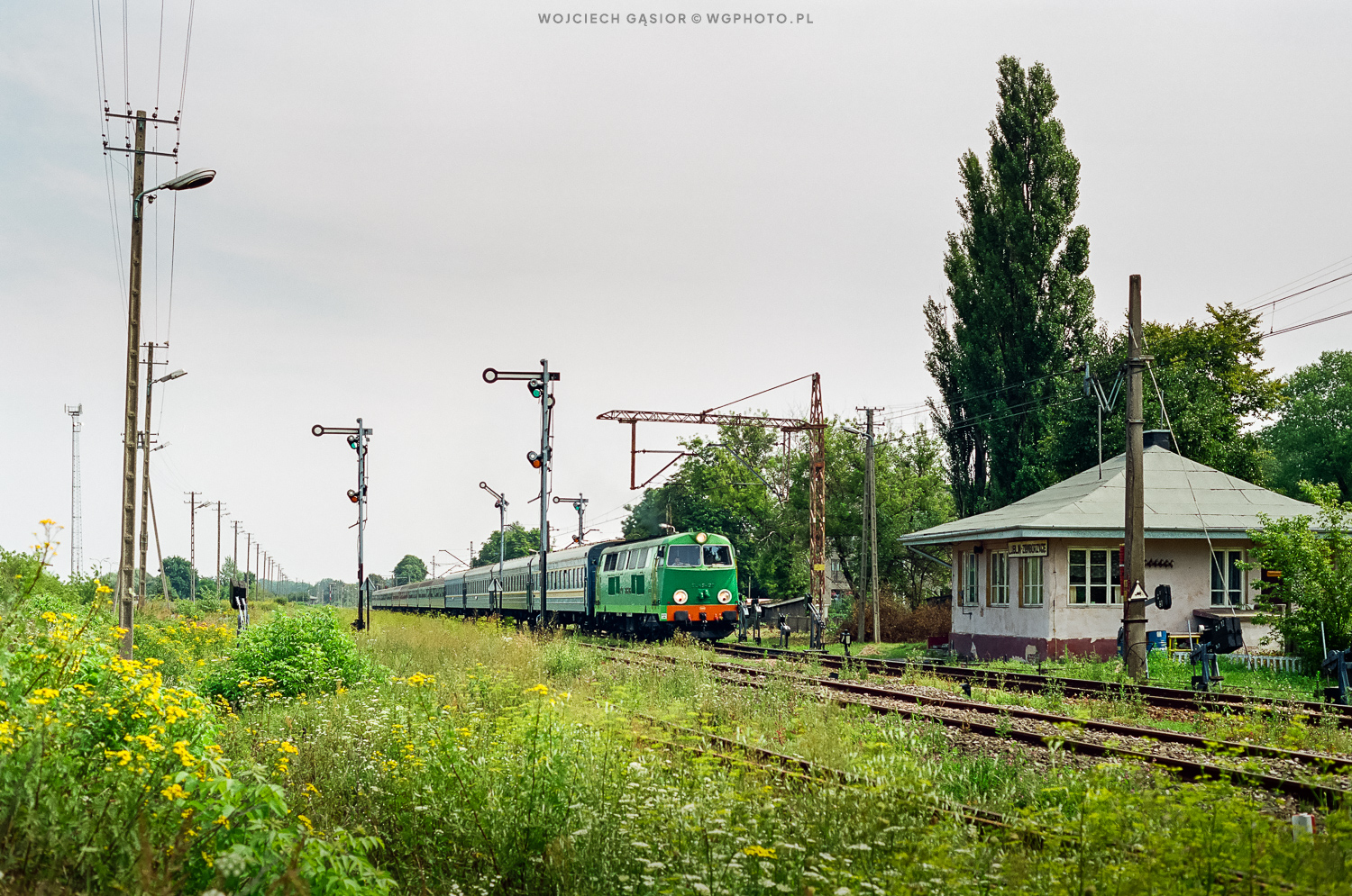 13 wagonów